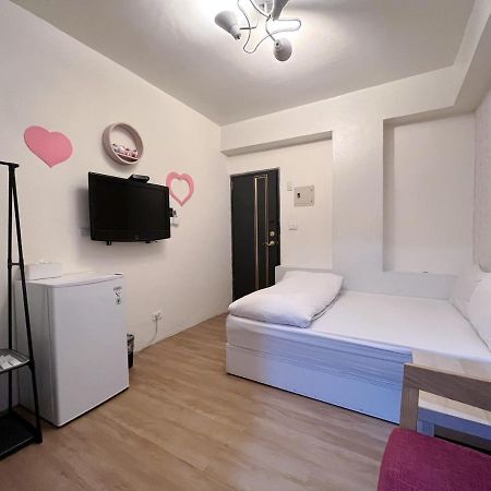 Fengchia Fun House Apartment Taichung Exterior photo